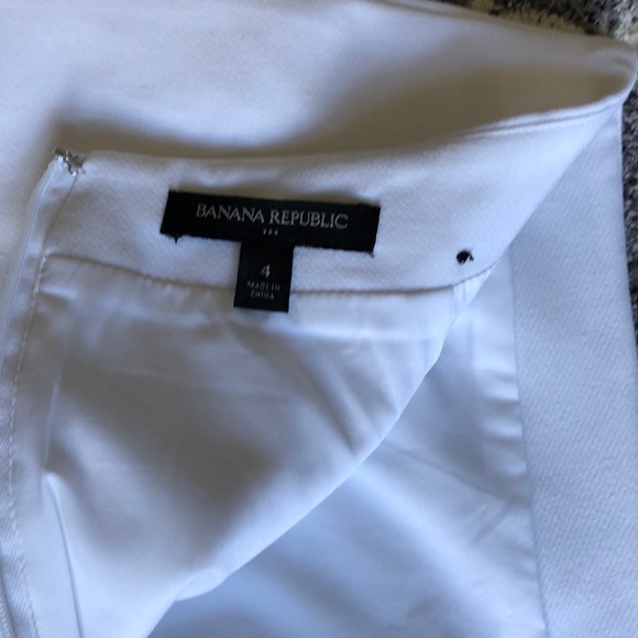 White Banana Republic pencil skirt - Picture 3 of 3